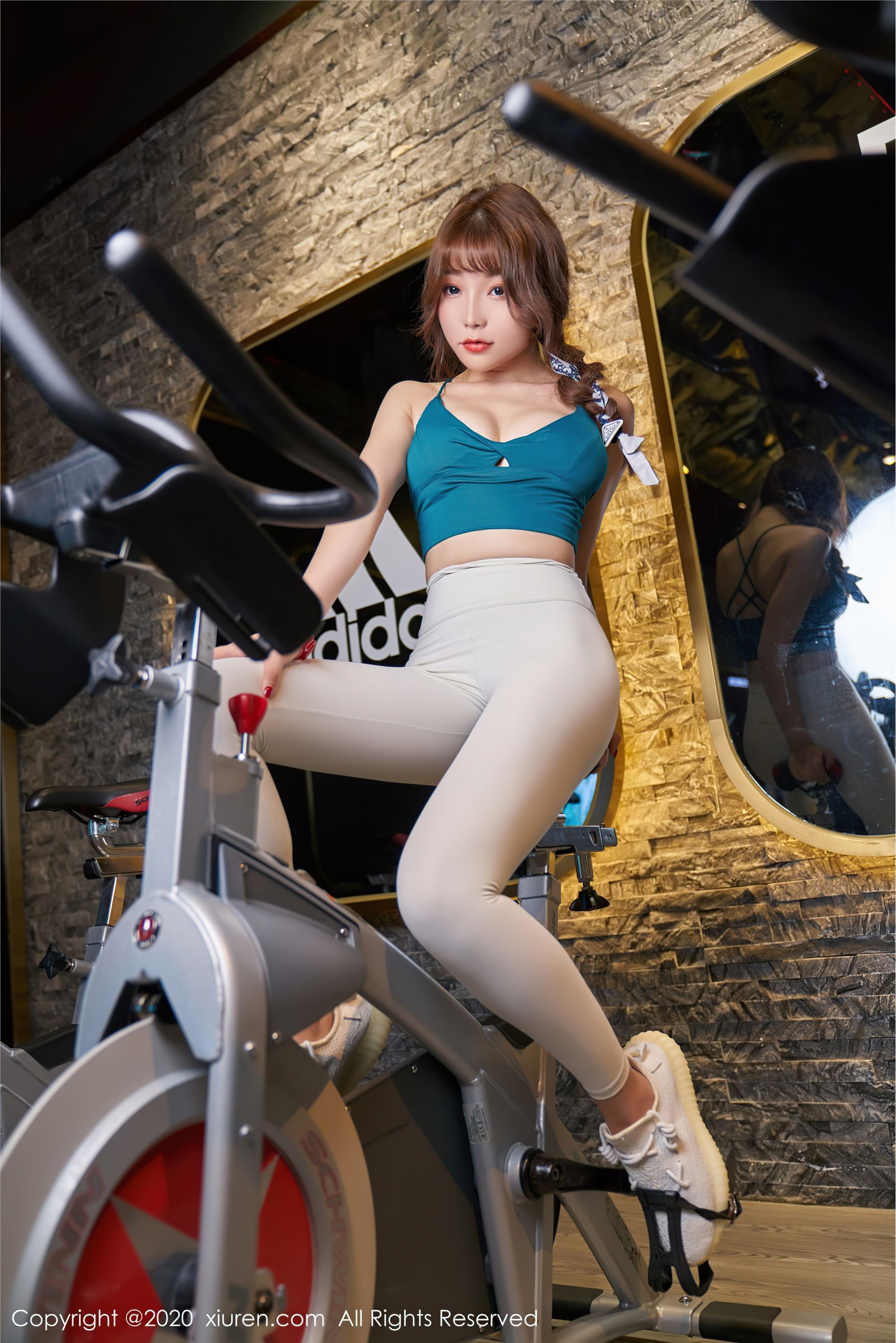 秀人网美媛馆 2020-09-22 Vol.2589 芝芝Booty